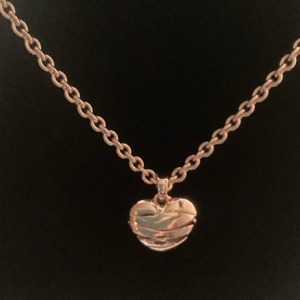 Rose Gold Heart Pendant Necklace - Women's Jewelry - Picture 4 of 5